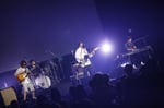 sumikaによる「君の膵臓をたべたい」完成披露試写会スペシャルライブの様子。