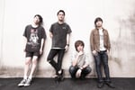 MELLOWSHiP。左端がToshiki（G）、右端がTatsuya（Dr）。
