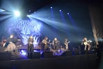 五十嵐☆sun-go☆美貴（SHOW-YA）がゲスト参加したSTARMARIEのライブの様子。