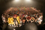 「UKFC on the Road 2018」東京・新木場STUDIO COAST公演の集合写真。（撮影：古溪一道）