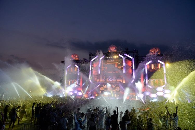 「S2O JAPAN SONGKRAN MUSIC FESTIVAL」の様子。