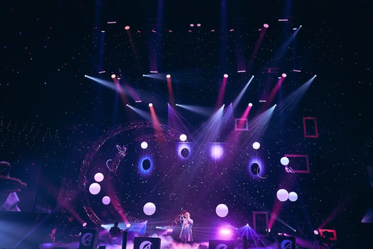 天月-あまつき-「Loveletter from Moon」の様子。（Photo by Tatsuya Kawasaki）
