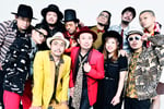 FRONTIER BACKYARD。前列中央がTGMX。