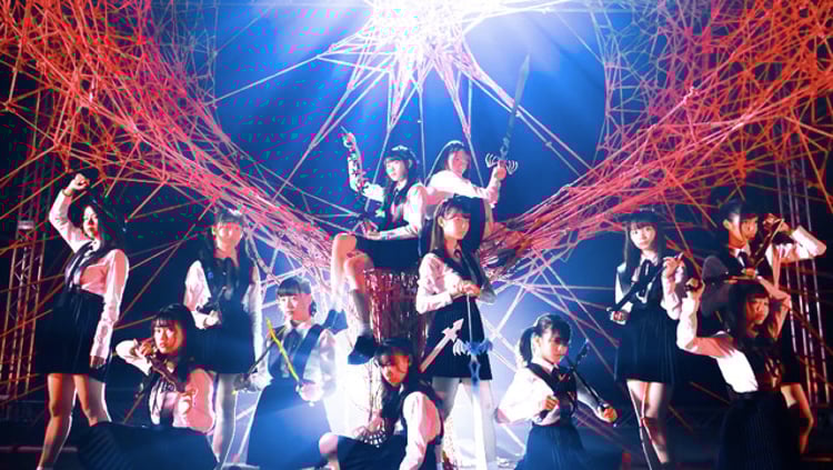 ラストアイドル「愛しか武器がない」ミュージックビデオのワンシーン。