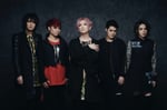 摩天楼オペラ。新ドラマー響は左から2番目。