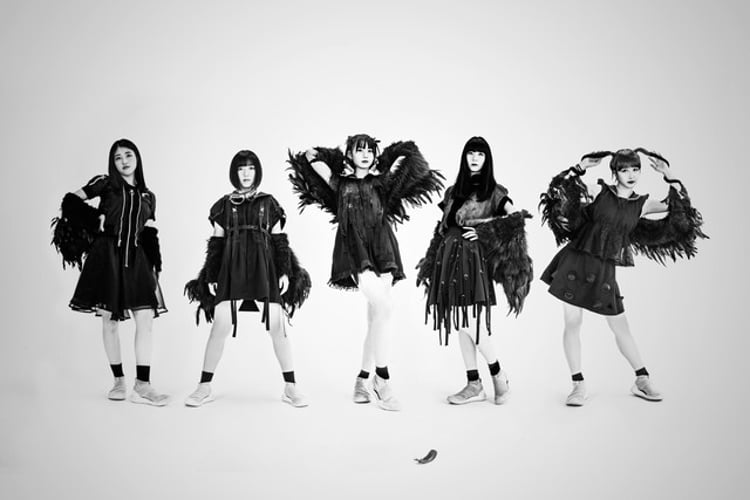 THERE THERE THERES。左からカイ、朝倉みずほ、平澤芽衣、小島ノエ、有坂玲菜。