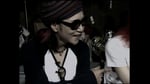 hide GOES ON DIRECTORS CUT」場面カット
