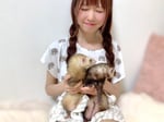 大谷映美里（=LOVE）× フェレットのバタ子、シナモン