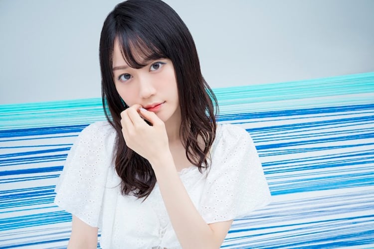 小倉唯“運命の糸”イメージした新作ジャケット解禁、カップリングに作詞