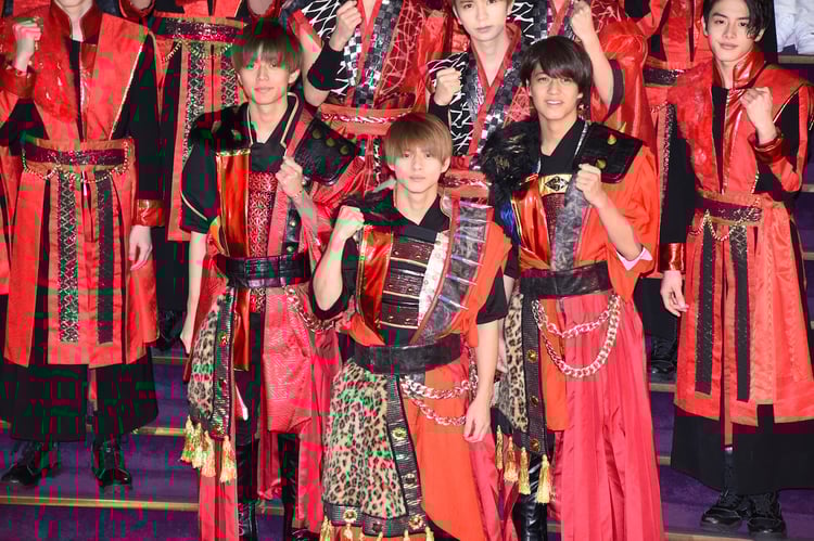 「JOHNNYS' ISLAND」“2020年新春記念会見”より。前列左からKing & Princeの永瀬廉、平野紫耀、高橋海人。