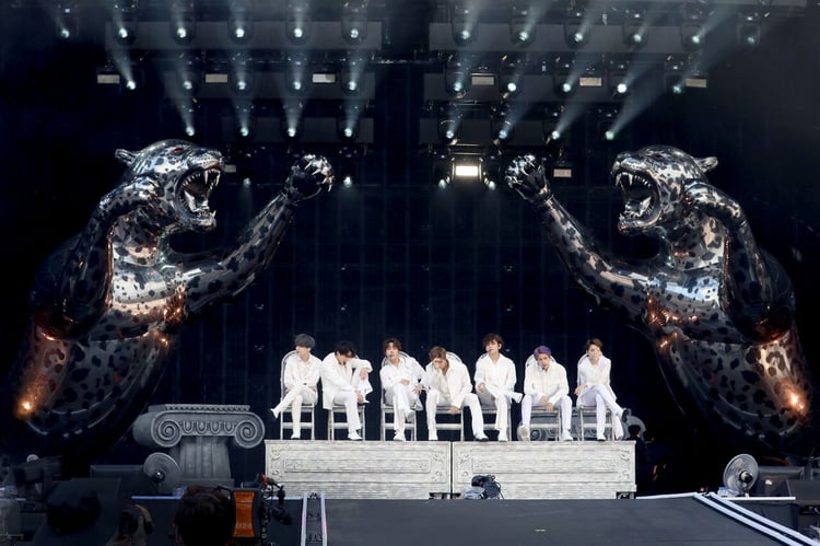 BTS「LOVE YOURSELF: SPEAK YOURSELF」ヤンマースタジアム長居（長居陸上競技場）公演の様子。（Photo by Big Hit Entertainment）