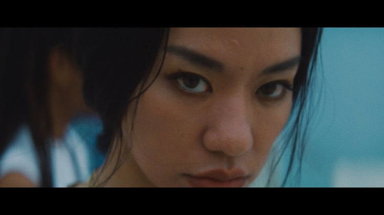 Awich「Bad Bad」ミュージックビデオより。