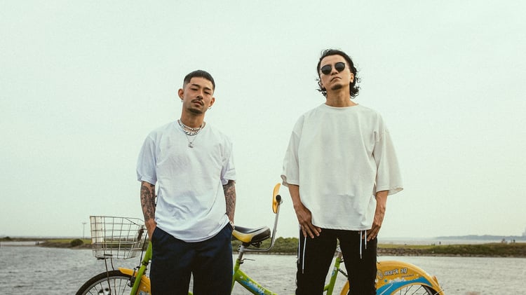 左からZORN、KREVA。
