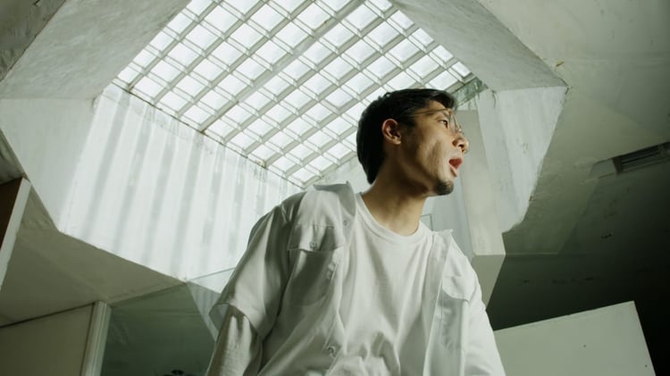 tofubeats「RUN REMIX（feat. KREVA & VaVa）」ミュージックビデオより。