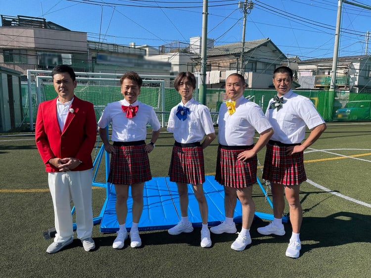 左から有田哲平、上田晋也、田中樹、岡部大、尾形貴弘。(c)テレビ朝日
