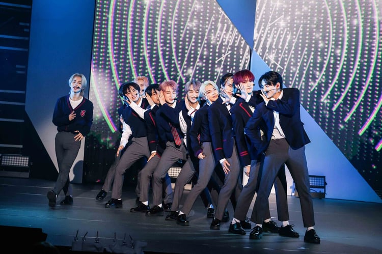 「INI DEBUT SHOW」の様子。(c)LAPONE ENTERTAINMENT