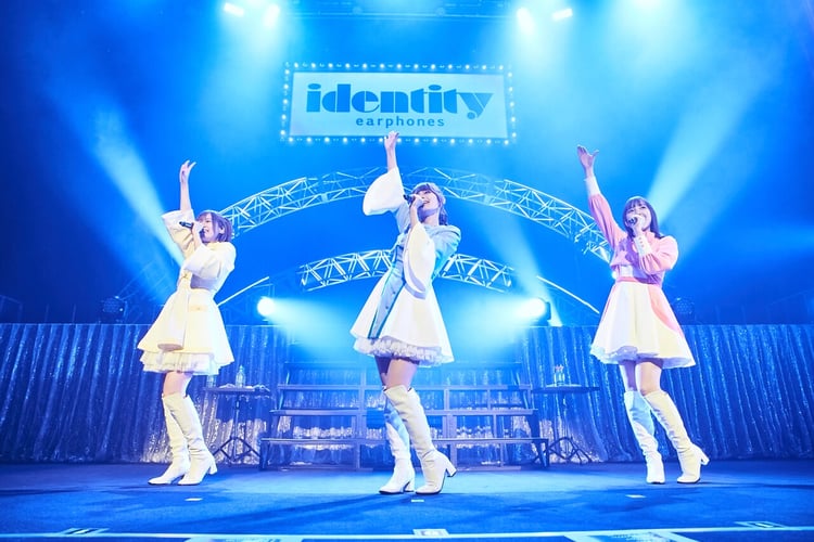 「イヤホンズ6周年記念LIVE『identity』」の様子。（撮影：粂井健太）