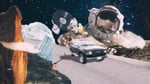 TAIKING「Space Traveler」ミュージックビデオのサムネイル。