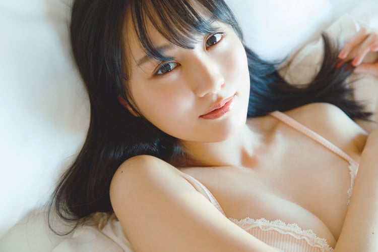 乃木坂46賀喜遥香1stソロ写真集「まっさら」より。（撮影：菊地泰久）