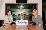 松任谷由実と小室哲哉。