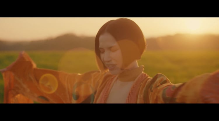 Superfly「Farewell」ミュージックビデオのサムネイル。