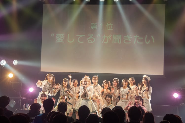 「アイドルカレッジ ベスト オブ ミュージック2023 神曲カウントダウン！全98曲の頂点はどれだ!?」の様子。