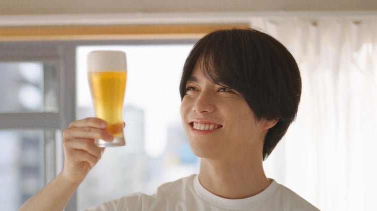 「キリン ホームタップ『ビールサーバーがある夏 後篇 15秒』」より。 　