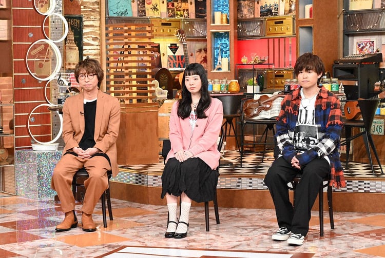 左から橋口洋平（wacci）、宮崎朝子（SHISHAMO）、Tani Yuuki。(c)テレビ朝日