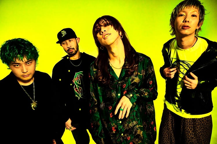 SUPER BEAVER。左から上杉研太（B）、藤原“35才”広明（Dr）、渋谷龍太（Vo）、柳沢亮太（G）。