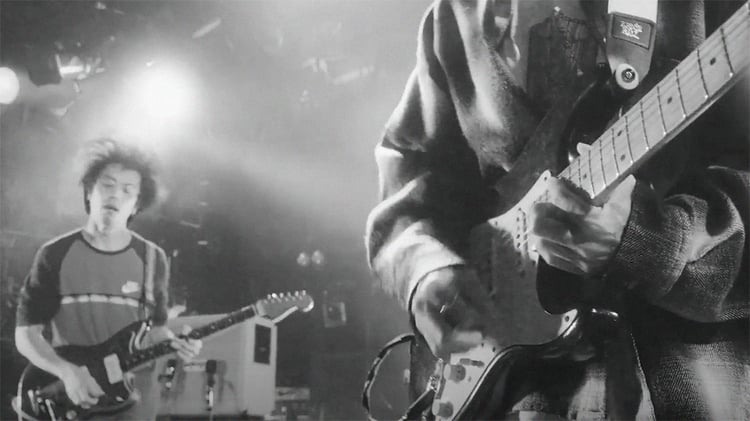 DYGL「Acervation」ライブ映像のサムネイル。