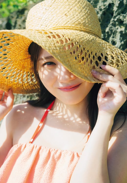 乃木坂46 田村真佑1st写真集「恋に落ちた瞬間」先行カット（撮影：藤原宏［Pygmy Company］）
