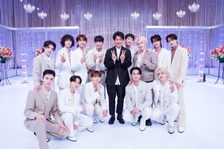 SEVENTEENと大泉洋。（写真提供：NHK）