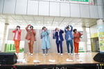 東京・町田ターミナルプラザで行われたLienel「Love Me Madly」リリースイベントの様子。