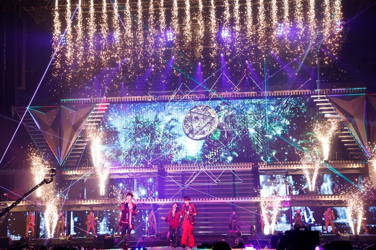 「KAT-TUN LIVE TOUR 2023 Fantasia」の様子。