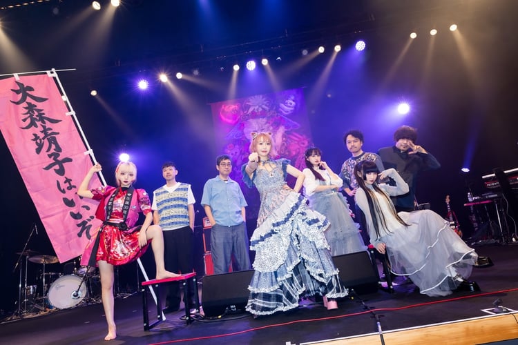 「大森靖子 KILL MY DREAM TOUR 2023」東京・昭和女子大学人見記念講堂公演の様子。（Photo by Masayo）