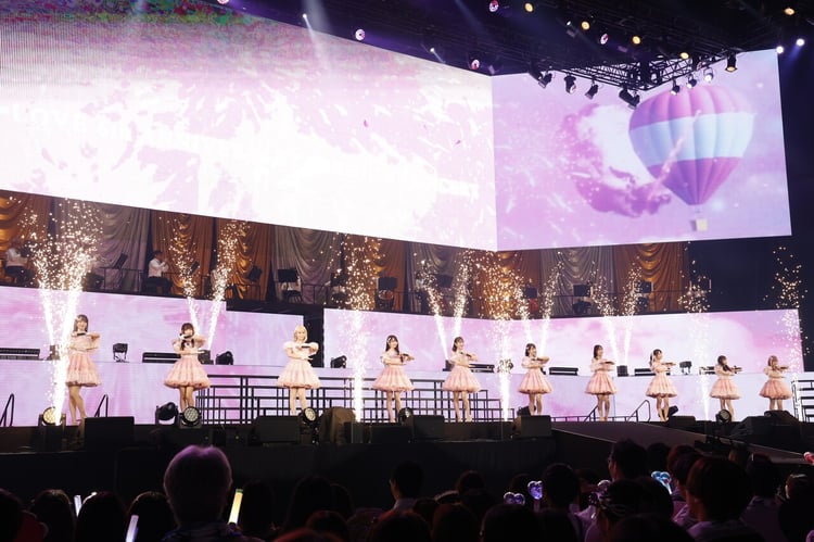 「＝LOVE 6th ANNIVERSARY PREMIUM CONCERT」2日目公演の様子。(c)YOANI / ソニー・ミュージックレーベルズ