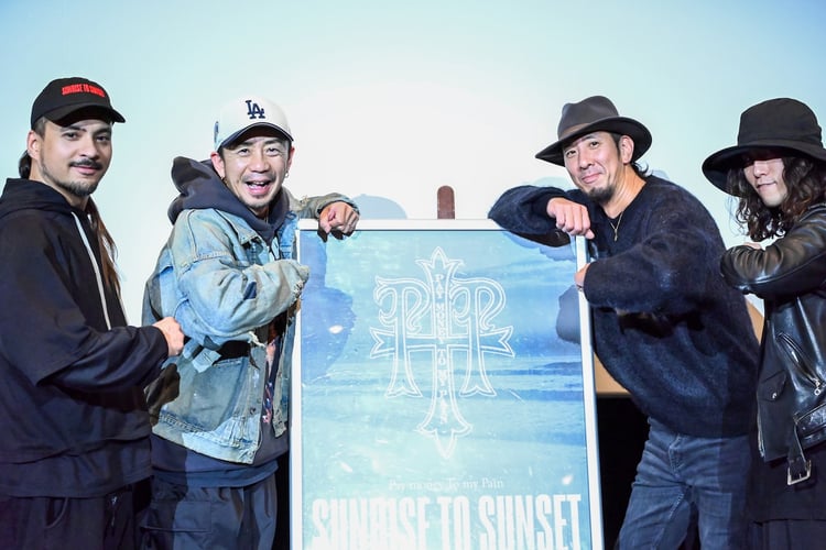 「SUNRISE TO SUNSET初日舞台挨拶の様子。