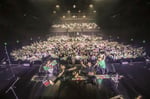 「ラックライフ 15th Anniversary TOUR『LIVE』FINAL」の様子。（撮影：佐藤広理、佐野和樹）