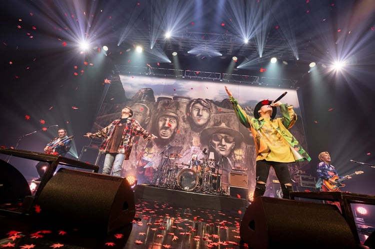 「FLOW THE CARNIVAL 2023 ～NARUTO縛り～」神奈川・KT Zepp Yokohama公演の様子。（Photo by "SUGI" Yuya Sugiura）