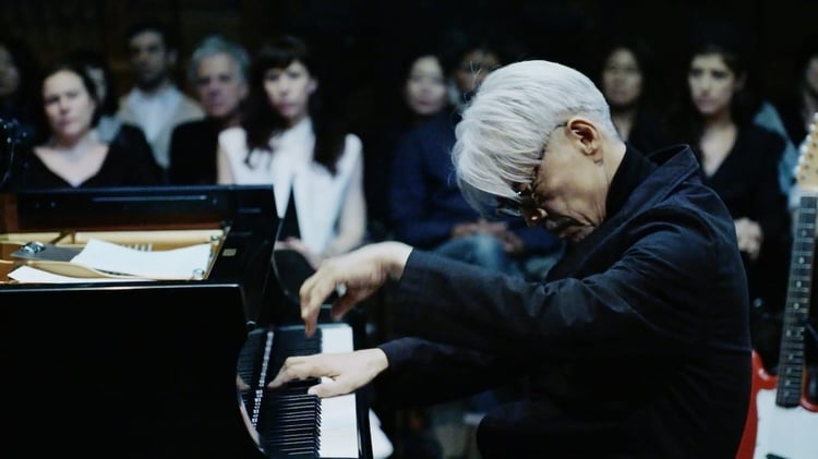 「坂本龍一 PERFORMANCE IN NEW YORK : async」より。 (c)KAB America Inc. / SKMTDOC,LLC