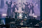 「BAND-MAID 10TH ANNIVERSARY TOUR」の様子。（Photo by MASANORI FUJIKAWA）