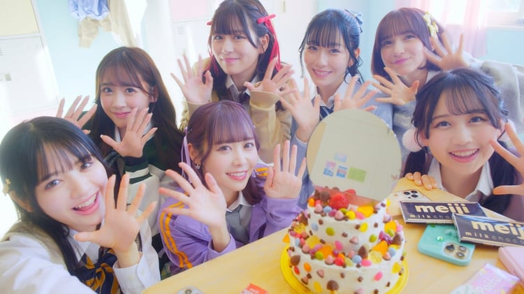 FRUITS ZIPPER「ハピチョコ」MV“meiji #推しチョコバレンタイン Ver.”より。