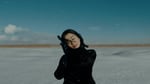 宇多田ヒカル「何色でもない花」ミュージックビデオのサムネイル。