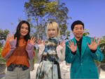 左から八木莉可子、あの、今田耕司。(c)日本テレビ