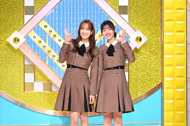 日向坂46の佐々木久美と佐々木美玲。(c)日本テレビ