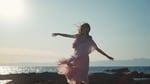 生田絵梨花「No one compares」ミュージックビデオのサムネイル。