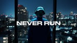 ビッケブランカ「Never Run」ミュージックビデオより。