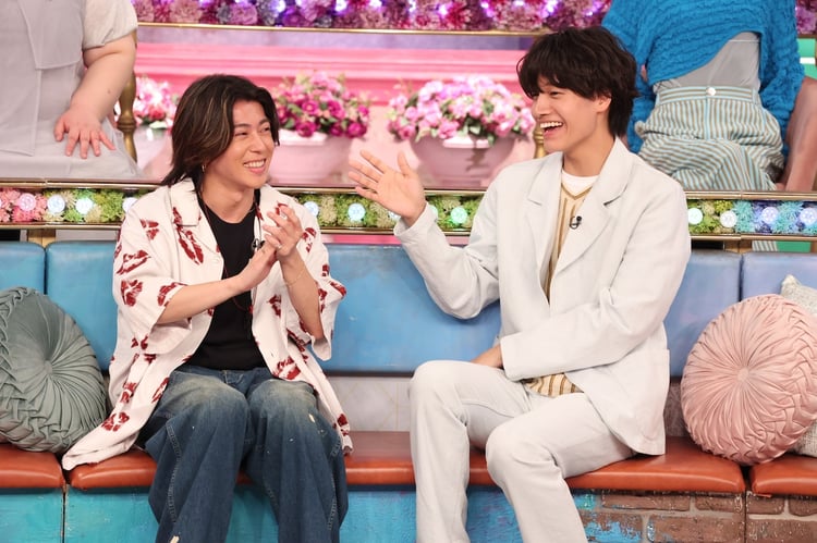 Aぇ! groupの佐野晶哉と末澤誠也。(c)フジテレビ