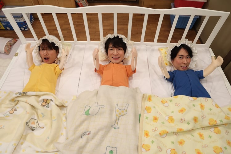 コント「3つ子の赤ちゃん」より左から向井康二、深澤辰哉、宮舘涼太。(c)フジテレビ