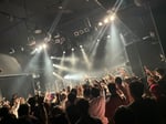 「ReoNa 5th Anniversary Concert Tour “ハロー、アンハッピー”」鹿児島・CAPARVO HALL公演の様子。